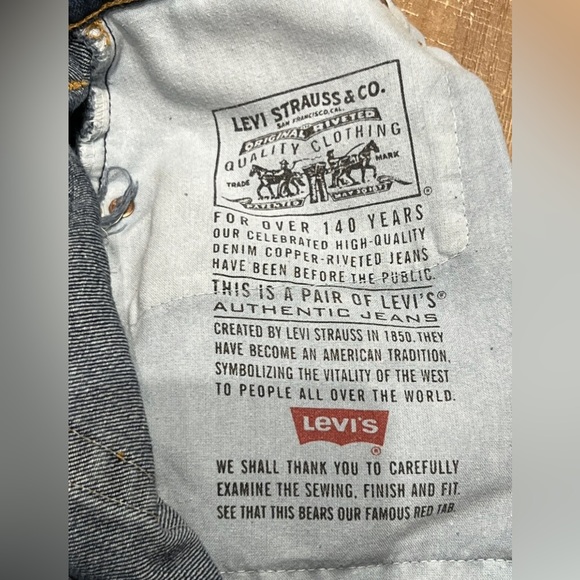 Levi’s 550 Distressed Relaxed fit tapered leg Women’s short shorts Size 10 Reg S - Picture 4 of 6